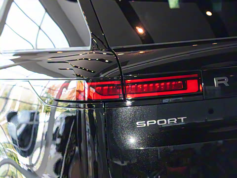 2025�� 400PS Dynamic SE