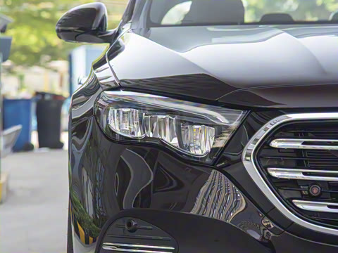 2025�� �Ŀ� E 300 L ������