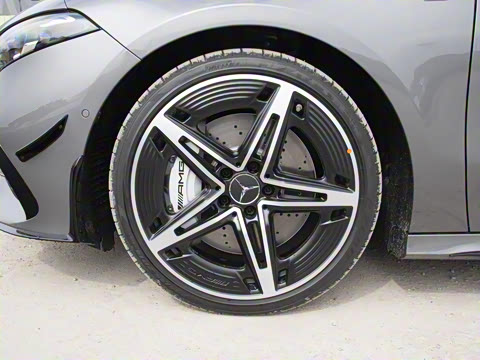 2025�� AMG A 35 4MATIC