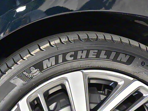 2025�� E 300 L ʱ����