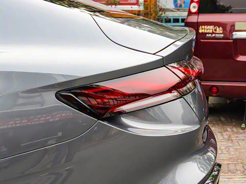 2025�� 2.0T 405 AT������