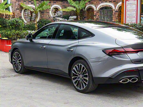 2025�� 2.0T 405 AT������