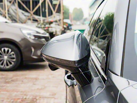 2025�� 2.0T 405 AT������