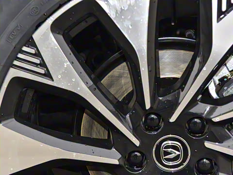 2025�� ���Ĵ� UItra 2.0T ������ �ǻ۾�����