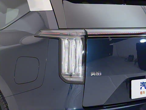 2025�� 700 Ultra�������������״��