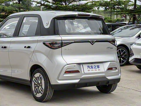 2025�� Mate 300km׷���