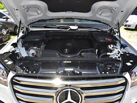 2025�� GLS 450 4MATIC ������