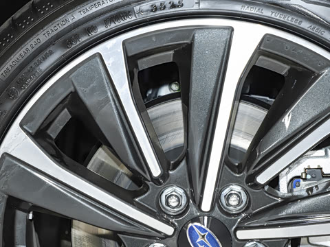 2025�� 2.4T CVT Wagon tS EyeSight