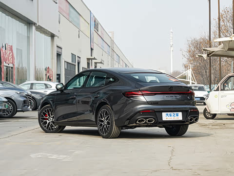 2026�� 2.0T 405 AT������