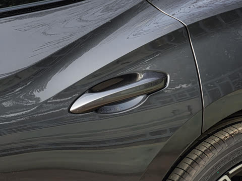 2026�� 2.0T 405 AT������