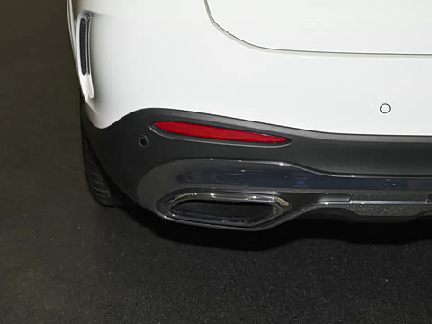 2026�� GLC 260 L 4MATIC ������