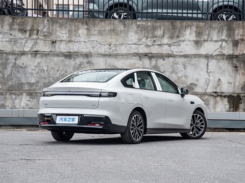 2027�� 590������