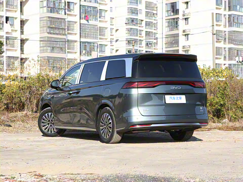 2026 DM-i 1.5T 218KM Խ