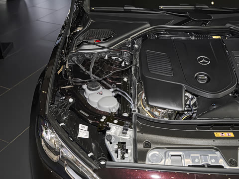 2026�� E 300 L ������