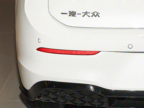 2025�� �Ŀ�� 300TSI R-Line