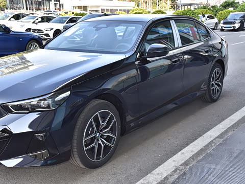 2026�� �Ŀ� eDrive 40L M�˶���װ