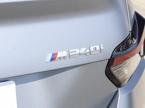 2025�� M240i xDrive