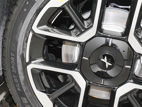 2026�� ���� 702 Max �콢��