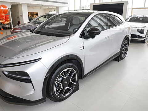 2026�� ���� 702 Max �콢��