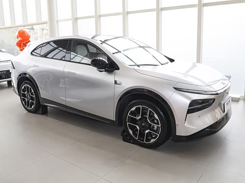 2026�� ���� 702 Max �콢��