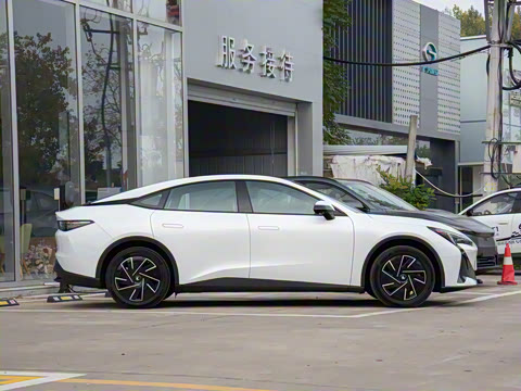 2025�� �Ŀ� 560PRO 185kW