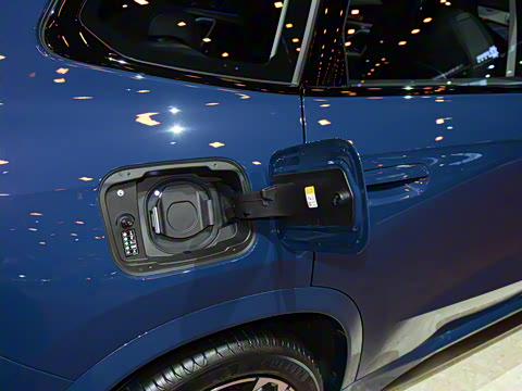 2025�� xDrive30L M�˶���ҹ��װ