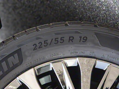 2025�� �ʹ� ˫�� 2.5L ī���