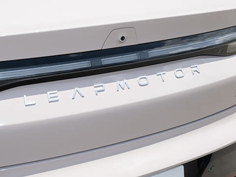 2027�� 670������