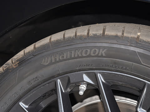 2026�� 330Li ������ M�˶���ҹ��װ