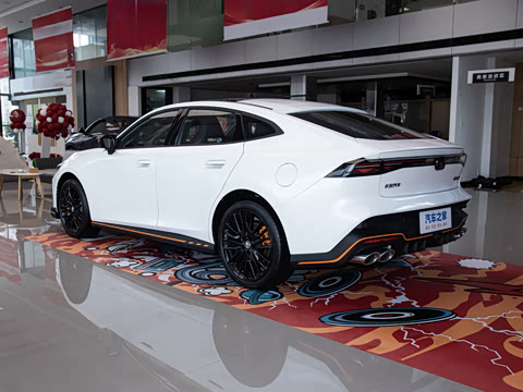 2025�� ������ 2.0T ������