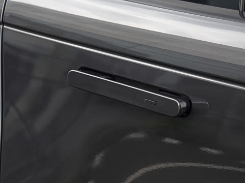 2026�� 3.0 L6 400PS AB�����