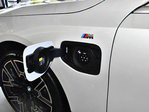 2026�� xDrive 50L M�˶���װ