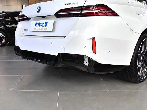 2026�� xDrive 50L M�˶���װ