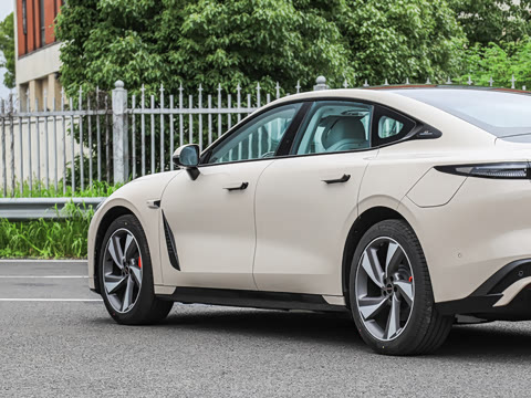 2027�� ���� 860 Max�����״��