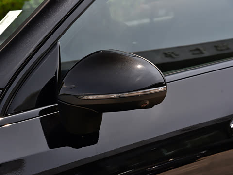 2026�� �Ŀ� GLC 260 4MATIC ����SUV
