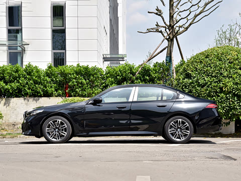 2026�� 525i M�˶���װ