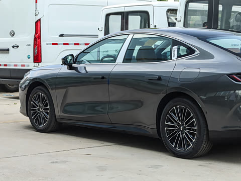 2025�� 130km EM-i ������