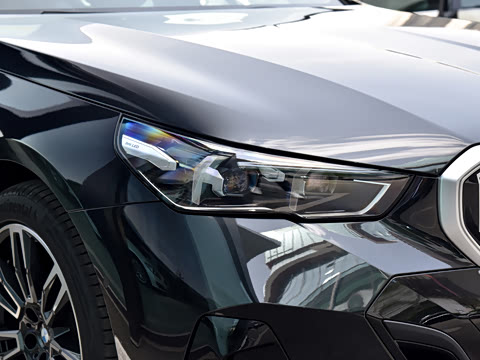 2026�� 525i M�˶���װ