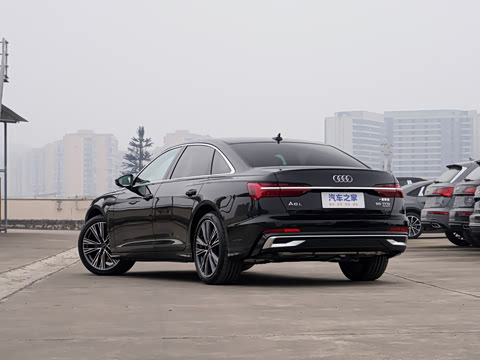 2026�� 55 TFSI quattro ����������