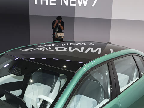 2027�� 40L