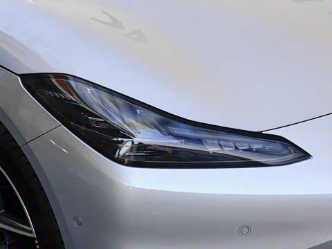 2025�� 710 Max��