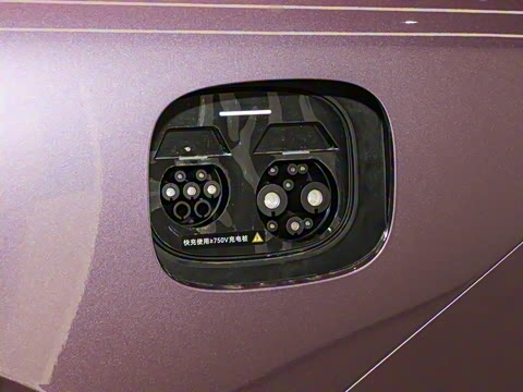 2025�� 705km Pro