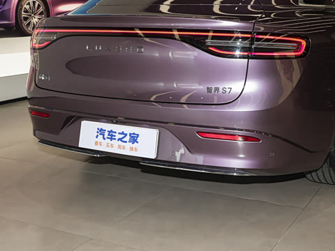 2025�� 705km Pro