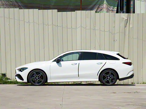 2025�� CLA 260 4MATIC ���ܳ�