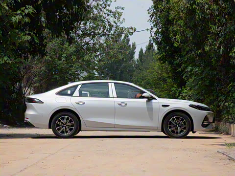 2025�� EM-i 70km ������