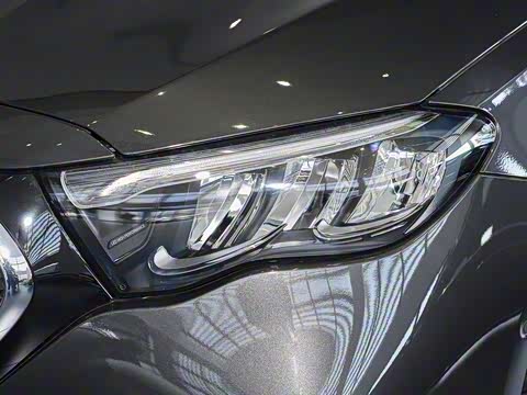 2025�� �Ŀ� E 300 L ʱ���˶���