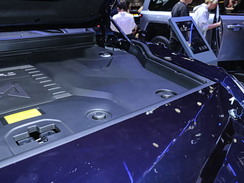 2025�� M900 ������