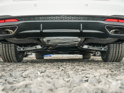 2026�� 200���������� 40 TFSI ����������