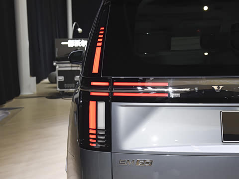 2027�� Ultra ����