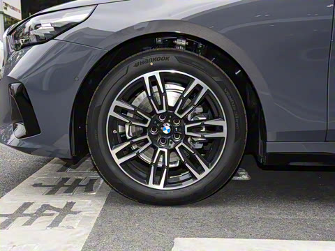 2026�� 525Li M�˶���װ